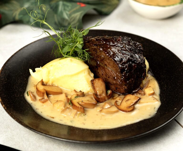 Beef cheek with boletus and truffle + mash